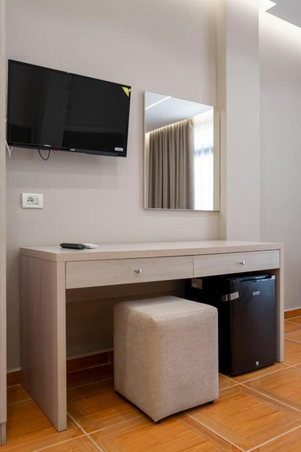 Hotel Miami Golem (Tirana)
