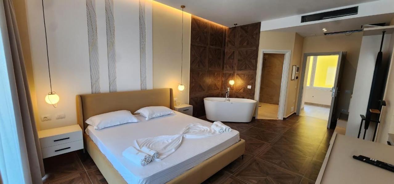 Hotel Miami Golem (Tirana)